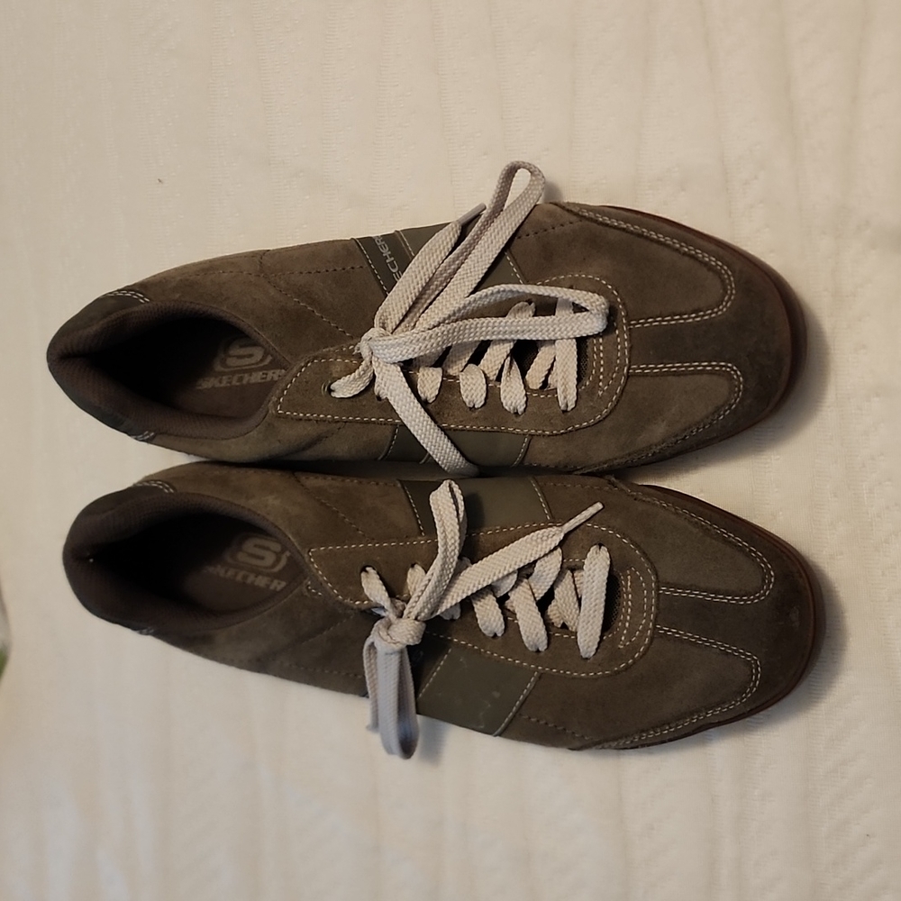 Mens Sketchers shoes size 11